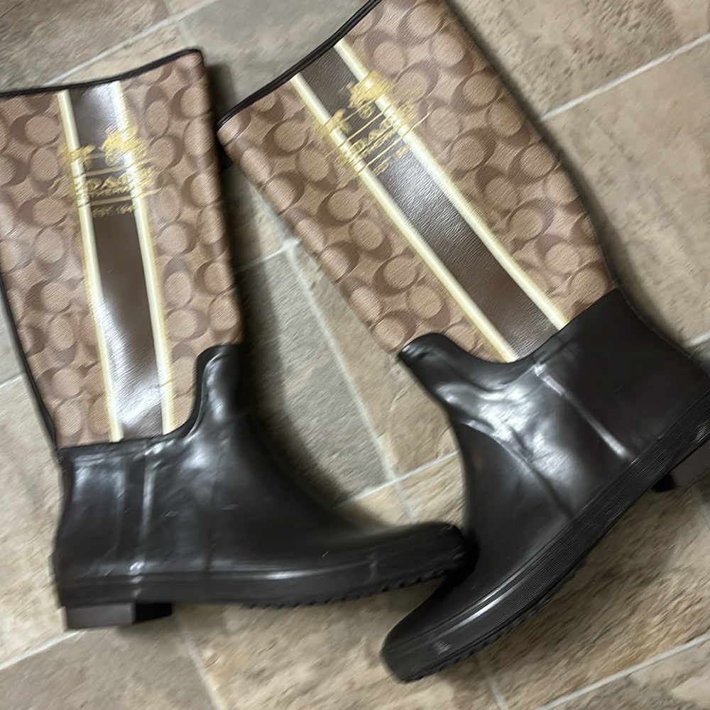 Coach boots